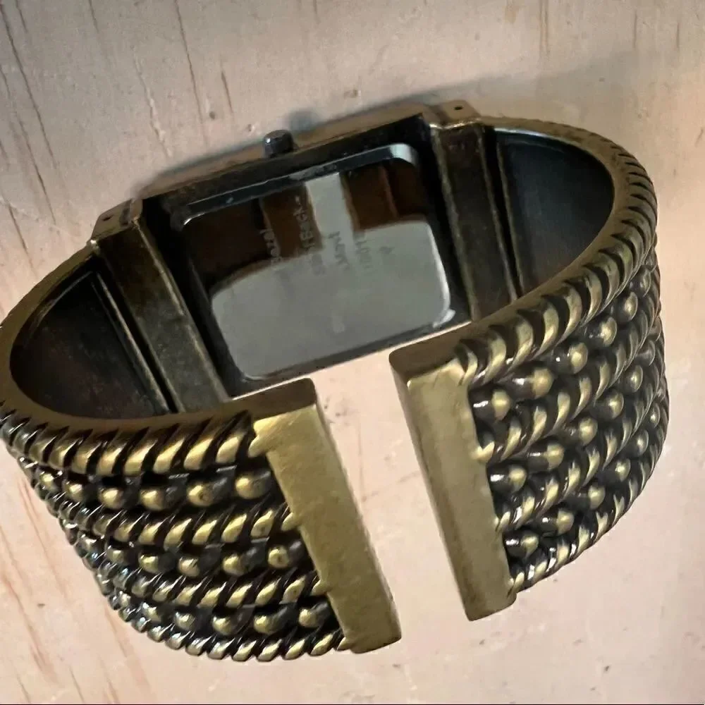 ANCIENT TIMES Premier Designs Cuff Watch Comes With New Battery PDW#1